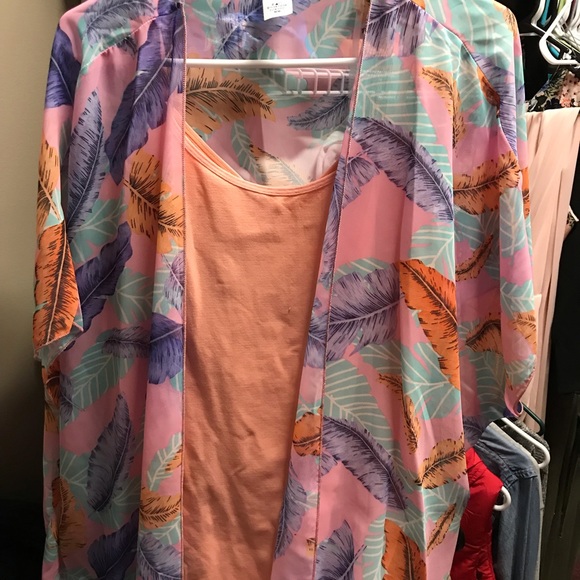 Clothing - Picture 5 of 6